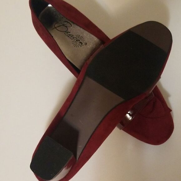 Beacon Shoes Burgundy Micro Suede/Patent Pumps,NEW - Picture 6 of 6